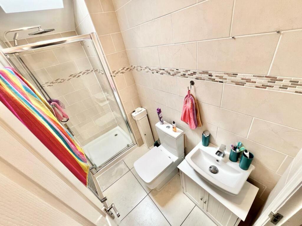 Lovely Spacious Room Near Train Station And University Dallington  Exterior photo