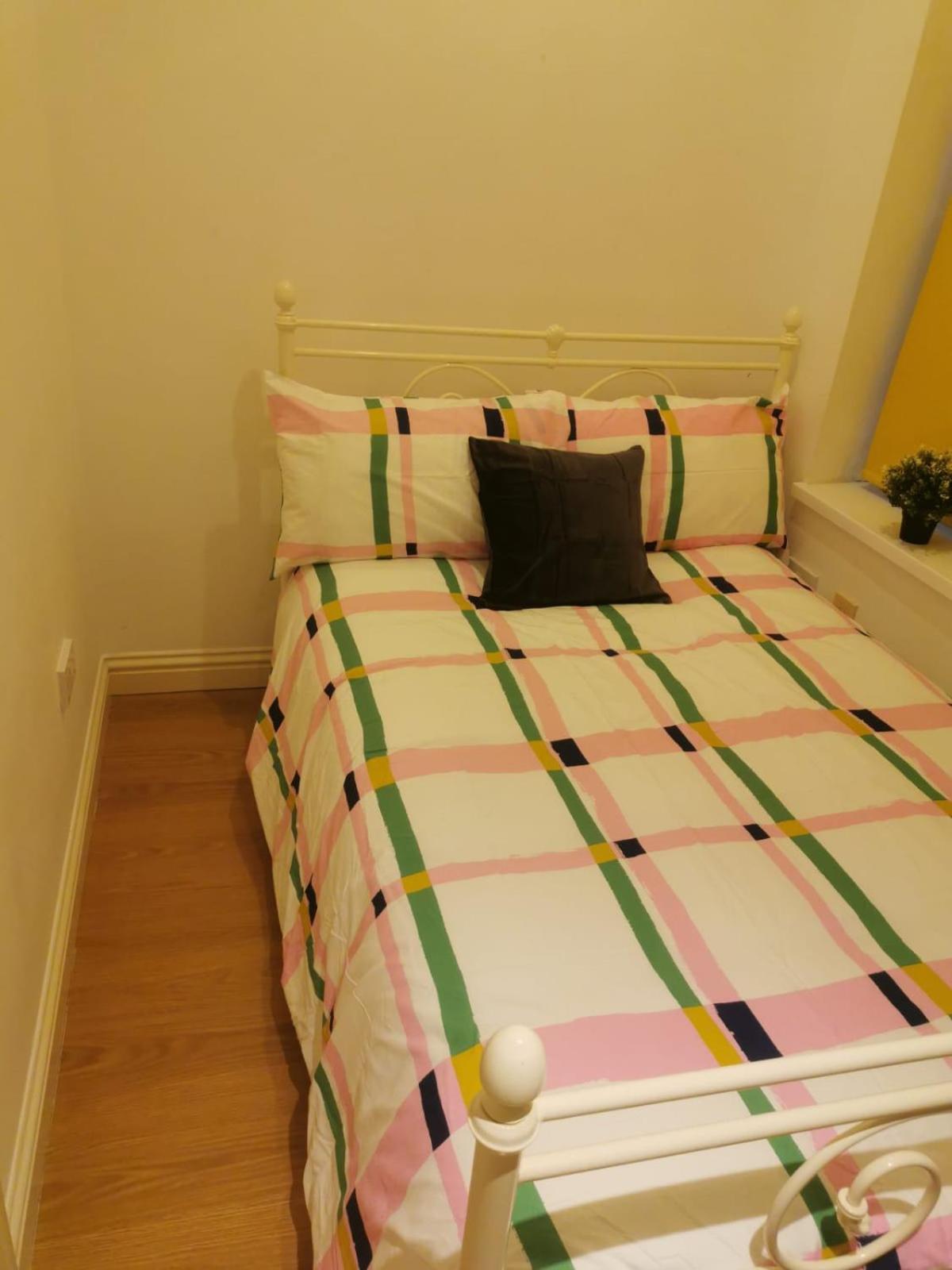 Lovely Spacious Room Near Train Station And University Dallington  Exterior photo